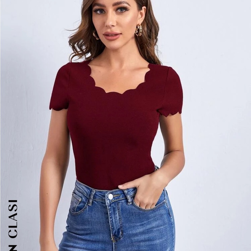 SHEIN Clasi Scallop Trim Solid Tee